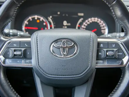Toyota Land Cruiser 2023 года за 50 790 000 тг. в Алматы – фото 16