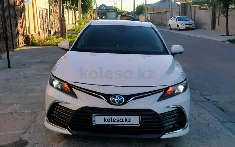 Toyota Camry 2022 года за 13 300 000 тг. в Шымкент