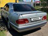 Mercedes-Benz E 230 1997 годаүшін2 700 000 тг. в Петропавловск – фото 3