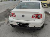 Volkswagen Passat 2007 года за 2 670 000 тг. в Костанай – фото 2