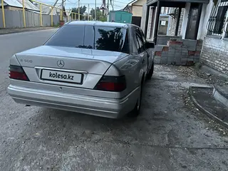 Mercedes-Benz E 320