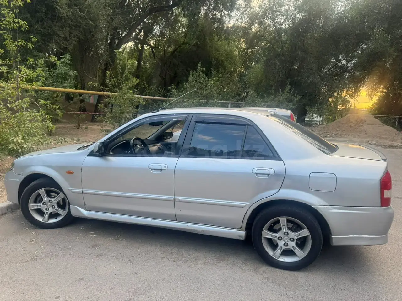 Mazda 323, 2003