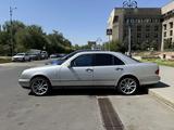 Mercedes-Benz E 320 1999 года за 3 800 000 тг. в Алматы – фото 2