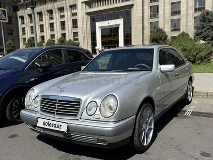 Mercedes-Benz E 320 1999 года за 3 800 000 тг. в Алматы