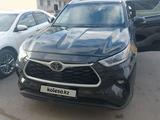 Toyota Highlander 2021 годаfor22 000 000 тг. в Атырау