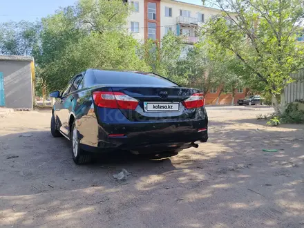 Toyota Camry 2013 года за 7 400 000 тг. в Балхаш – фото 3