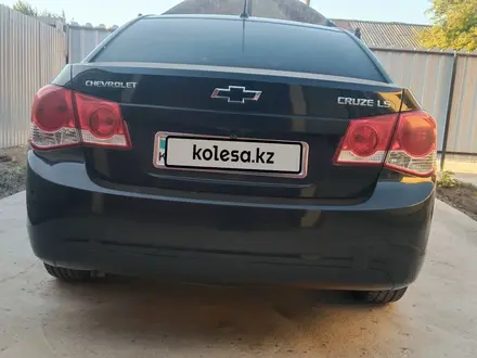 Chevrolet Cruze 2011 года за 2 800 000 тг. в Уральск – фото 4