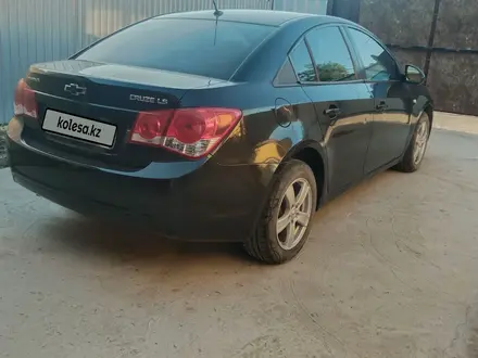 Chevrolet Cruze 2011 года за 2 800 000 тг. в Уральск – фото 5