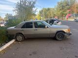 Mercedes-Benz E 220 1994 года за 550 000 тг. в Караганда – фото 3