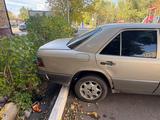 Mercedes-Benz E 220 1994 года за 550 000 тг. в Караганда – фото 4