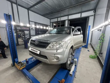 Toyota Fortuner 2006 года за 6 500 000 тг. в Актау – фото 6