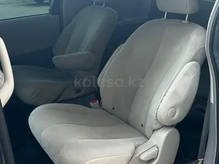 Toyota Sienna 2011 года за 8 500 000 тг. в Атырау – фото 12