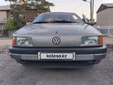 Volkswagen Passat 1988 года за 700 000 тг. в Караганда