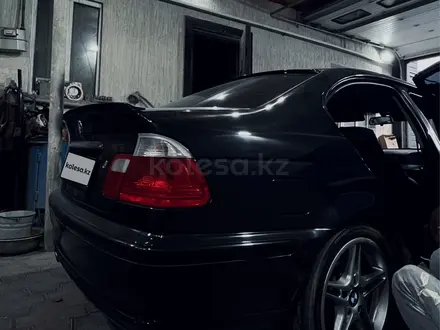 BMW 330 2001 года за 3 100 000 тг. в Алматы – фото 30