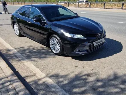 Toyota Camry 2018 года за 13 500 000 тг. в Астана – фото 9