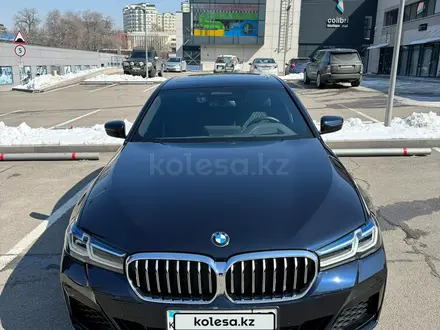 BMW 530 2022 года за 30 500 000 тг. в Алматы – фото 6
