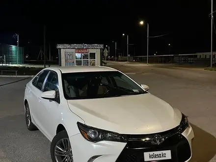 Toyota Camry 2015 года за 5 800 000 тг. в Атырау