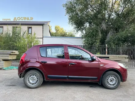 Renault Sandero 2013 года за 3 350 000 тг. в Уральск – фото 2