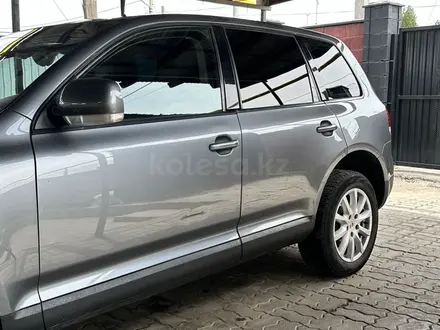 Volkswagen Touareg 2003 года за 3 900 000 тг. в Алматы – фото 8