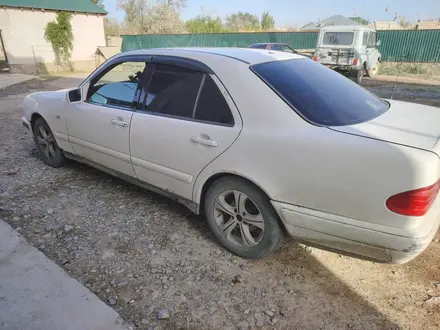 Mercedes-Benz E 230 1997 года за 2 000 000 тг. в Шиели – фото 5