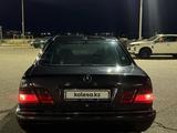 Mercedes-Benz E 320 1997 года за 2 850 000 тг. в Талдыкорган – фото 3