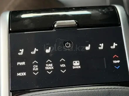Toyota Camry 2021 года за 14 400 000 тг. в Алматы – фото 18