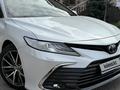 Toyota Camry 2021 года за 14 400 000 тг. в Алматы – фото 2