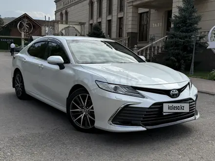 Toyota Camry 2021 года за 14 400 000 тг. в Алматы