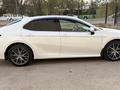 Toyota Camry 2021 года за 14 400 000 тг. в Алматы – фото 9