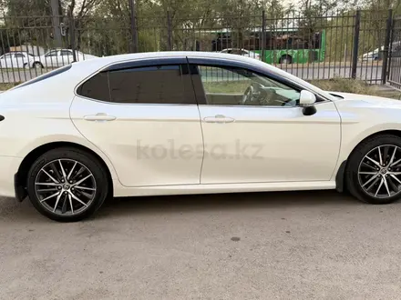 Toyota Camry 2021 года за 14 400 000 тг. в Алматы – фото 9