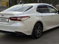 Toyota Camry 2021 года за 14 400 000 тг. в Алматы – фото 10