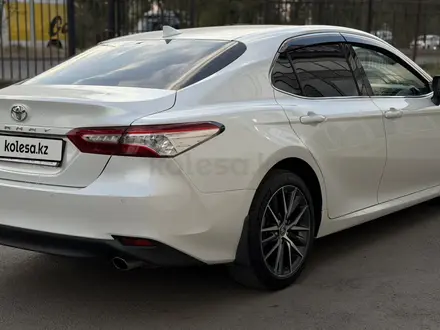 Toyota Camry 2021 года за 14 400 000 тг. в Алматы – фото 10