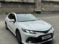 Toyota Camry 2023 годаfor17 000 000 тг. в Алматы – фото 3