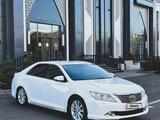 Toyota Camry 2013 года за 8 700 000 тг. в Актобе – фото 3