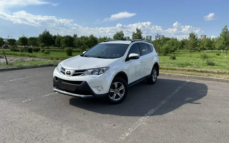 Toyota RAV4 2015 годаүшін11 500 000 тг. в Астана