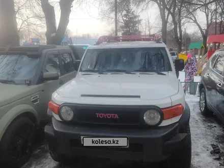 Toyota FJ Cruiser 2008 года за 11 700 000 тг. в Алматы – фото 2