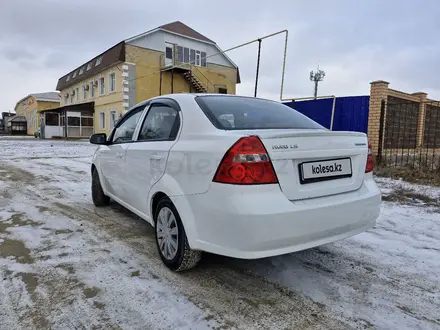 Chevrolet Aveo 2013 года за 3 500 000 тг. в Актобе – фото 4