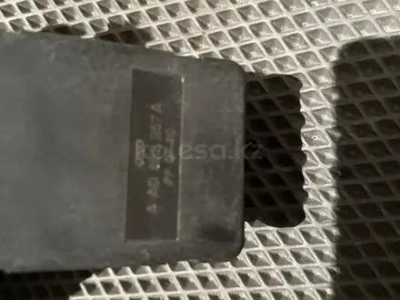 Компрессор центр замка Ауди 100 с 4 за 10 000 тг. в Астана – фото 2
