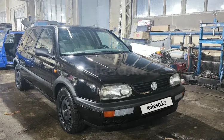 Volkswagen Golf 1993 годаүшін1 400 000 тг. в Алматы