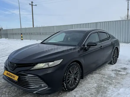 Toyota Camry 2019 года за 15 500 000 тг. в Павлодар – фото 2