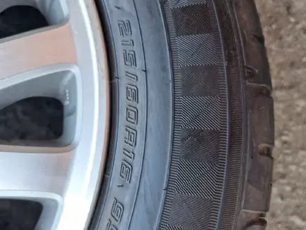 Комплект диск с резиной на Honda R16 размер резина 215 60 16 Dunlop за 200 000 тг. в Алматы – фото 12