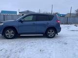 Toyota RAV4 2012 года за 9 500 000 тг. в Актобе – фото 2