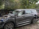 Hyundai Santa Fe 2020 года за 8 000 000 тг. в Алматы