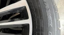 Комплект дисков с летней резиной Dunlop 235/65 R18 за 290 000 тг. в Алматы – фото 3