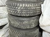 Комплект дисков с летней резиной Dunlop 235/65 R18 за 290 000 тг. в Алматы – фото 2