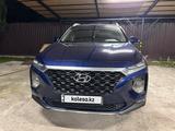 Hyundai Santa Fe 2018 года за 14 000 000 тг. в Алматы