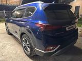 Hyundai Santa Fe 2018 года за 14 000 000 тг. в Алматы – фото 2