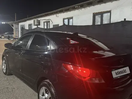 Hyundai Accent 2013 года за 3 250 000 тг. в Шымкент – фото 2