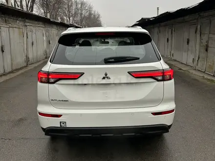 Mitsubishi Outlander 2022 годаүшін16 200 000 тг. в Алматы – фото 7