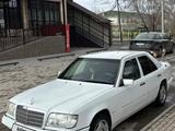 Mercedes-Benz E 220 1994 года за 1 700 000 тг. в Алматы